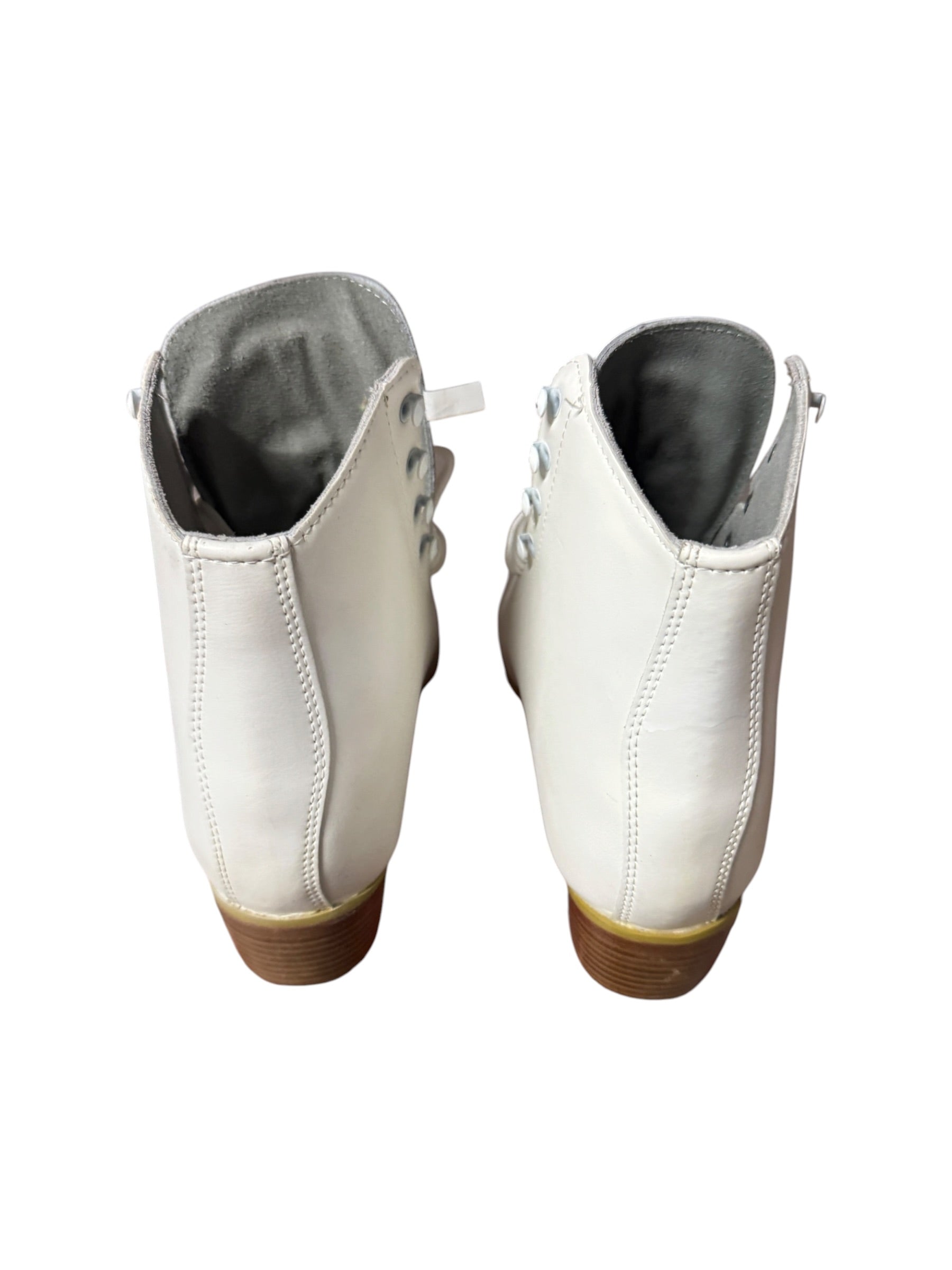 Renewed UK7 ventro Boston supreme quad Rollerskates