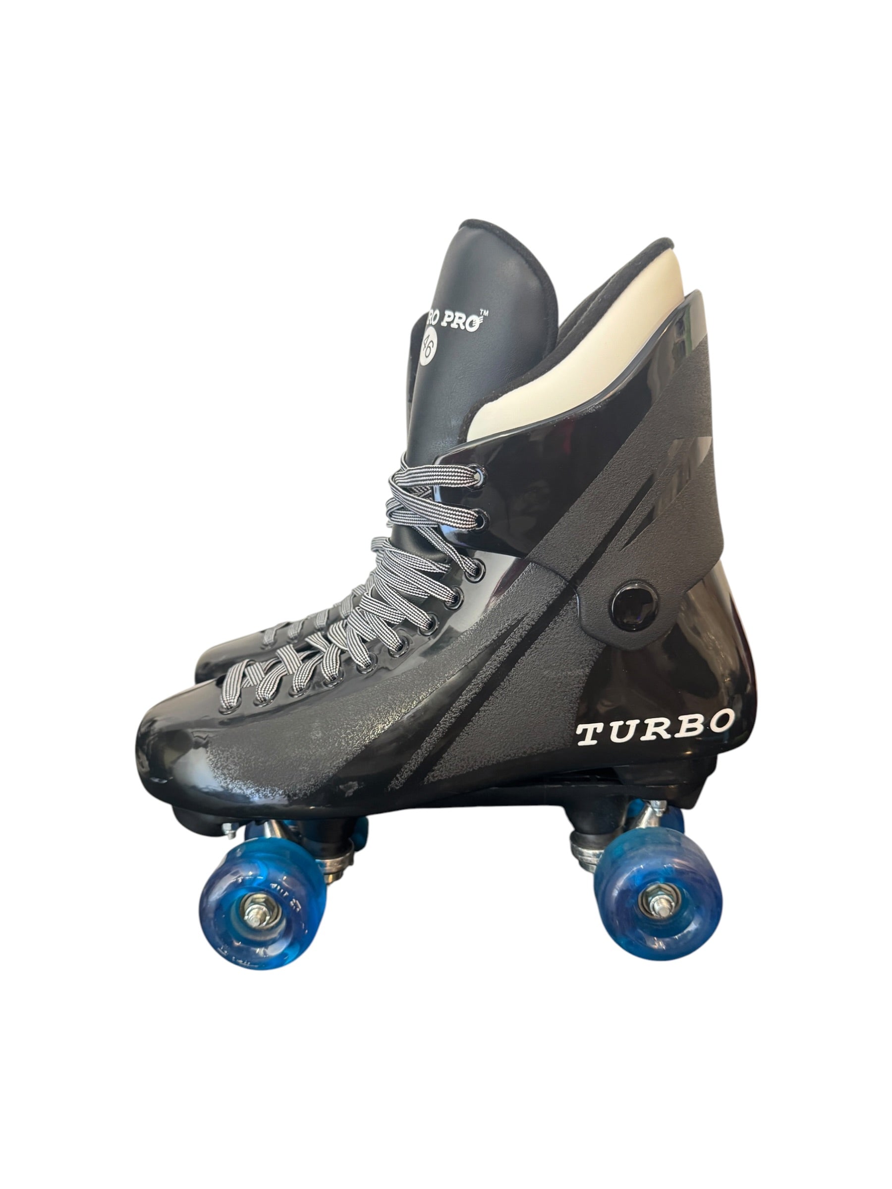 Renewed UK11 Ventro Turbos quad Rollerskates