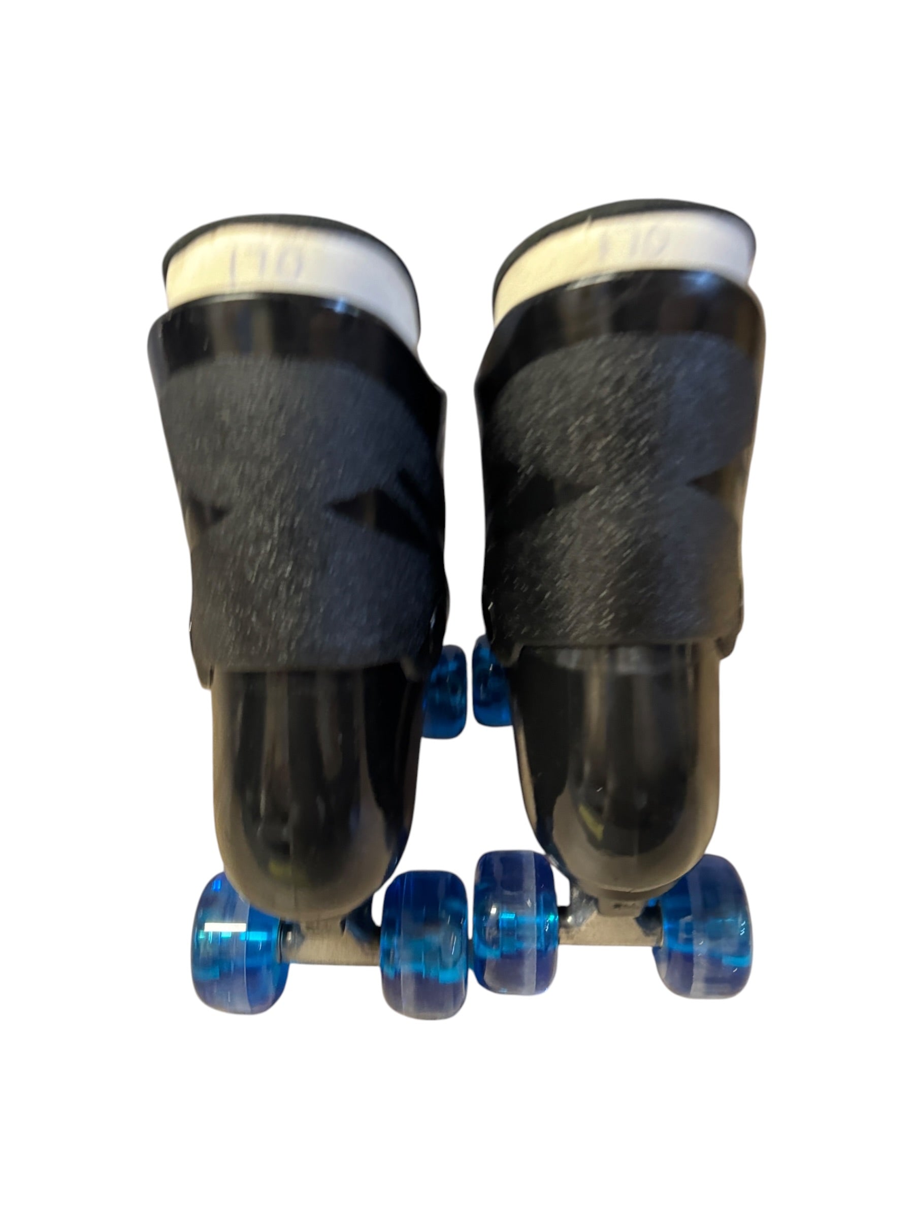 Renewed UK11 Ventro Turbos quad Rollerskates
