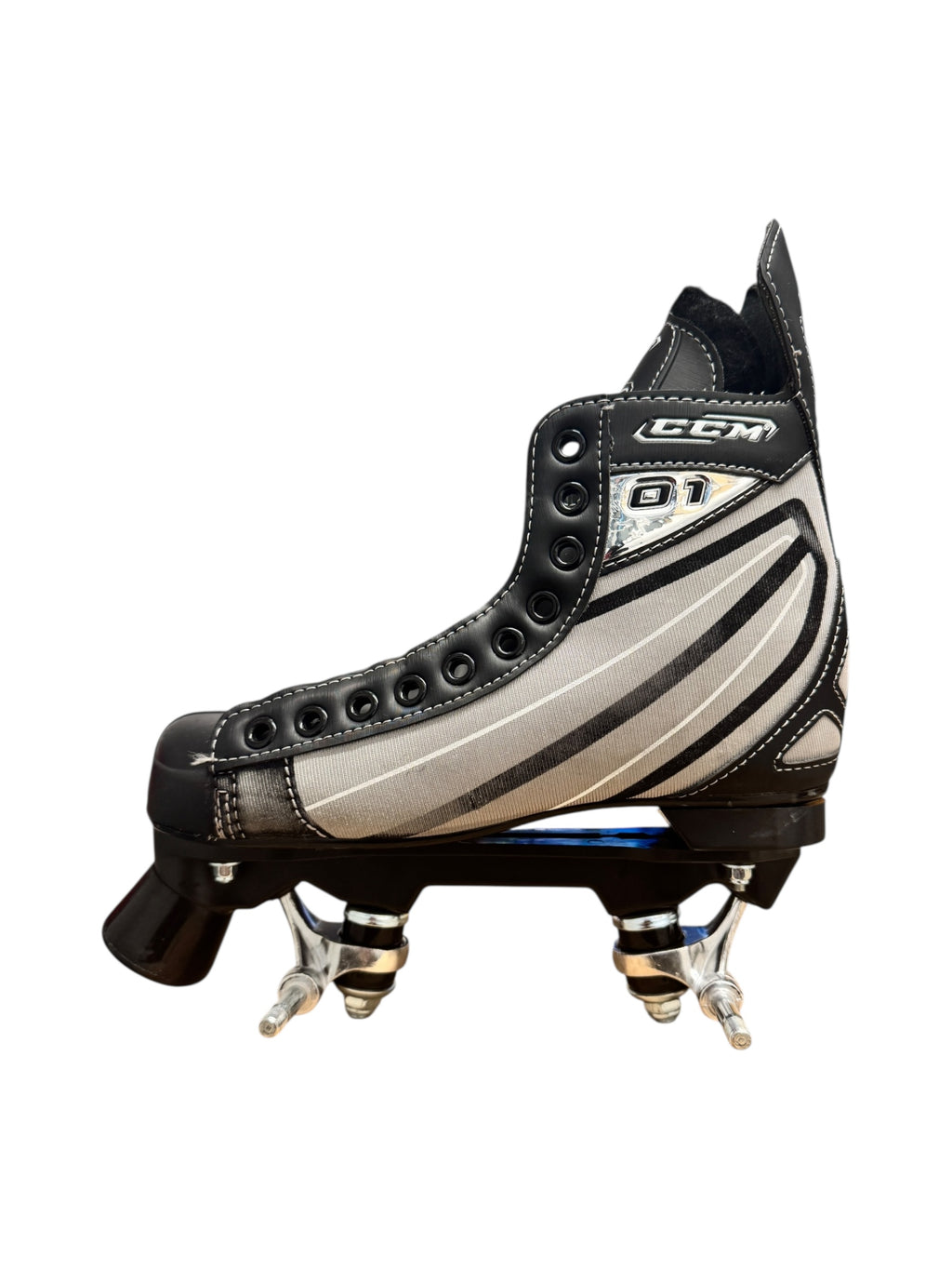 Renewed EU40 CCM 01 Quad roller skates