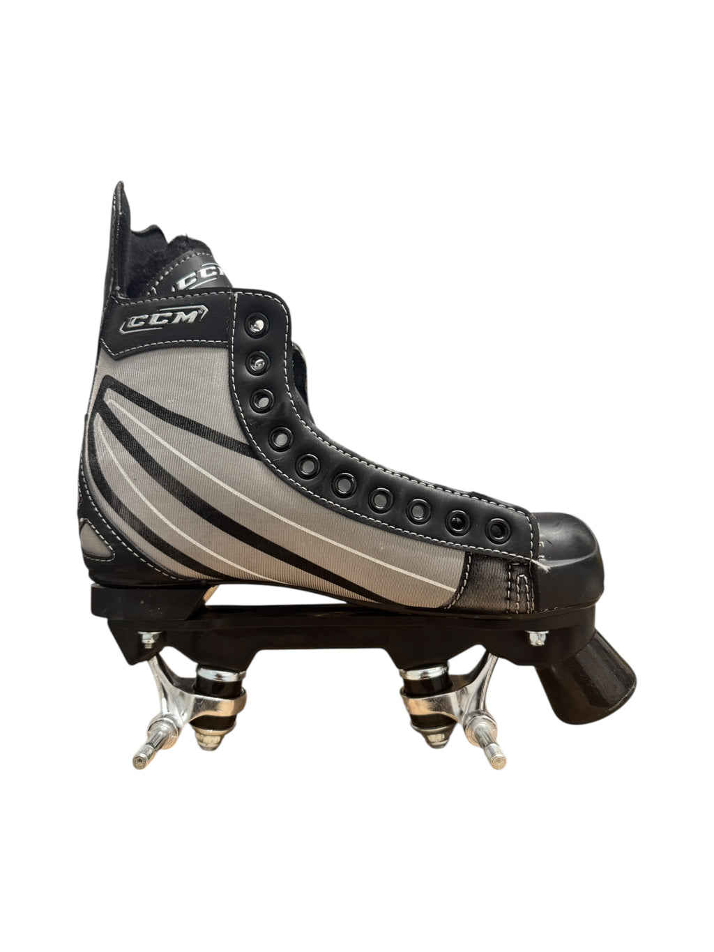 Renewed EU40 CCM 01 Quad roller skates