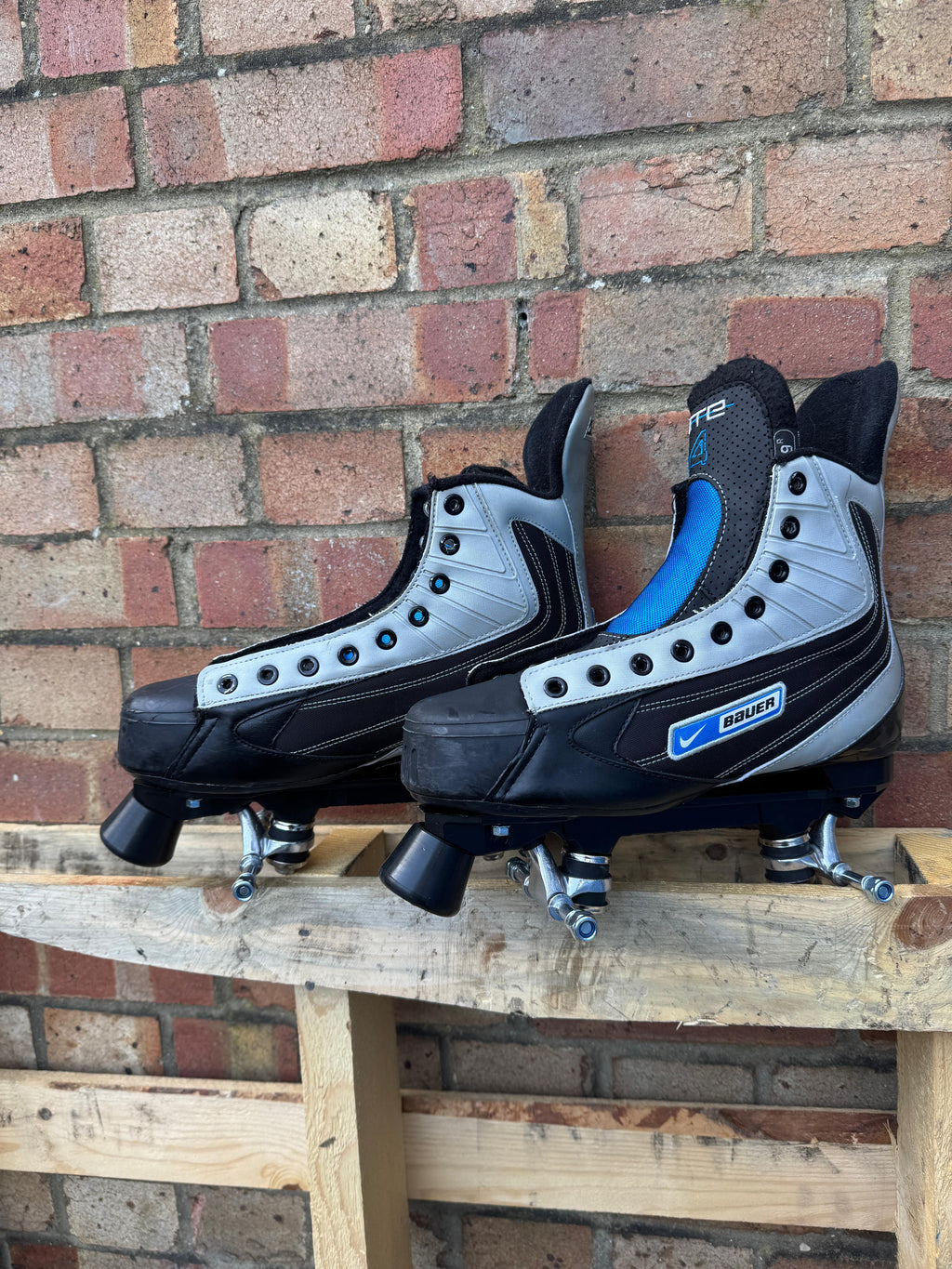 UK9 Nike Bauer Ignite 44 Black blue