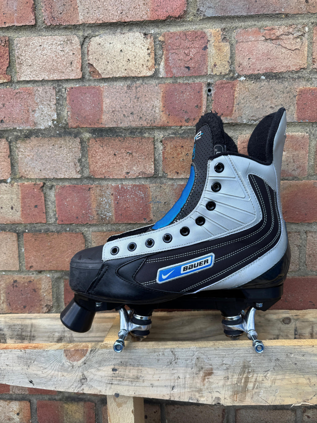 UK9 Nike Bauer Ignite 44 Black blue