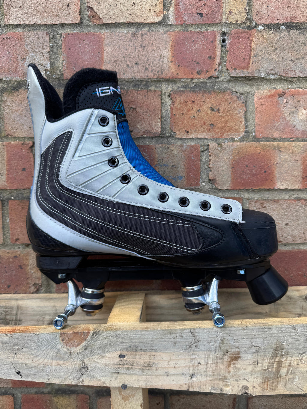 UK9 Nike Bauer Ignite 44 Black blue