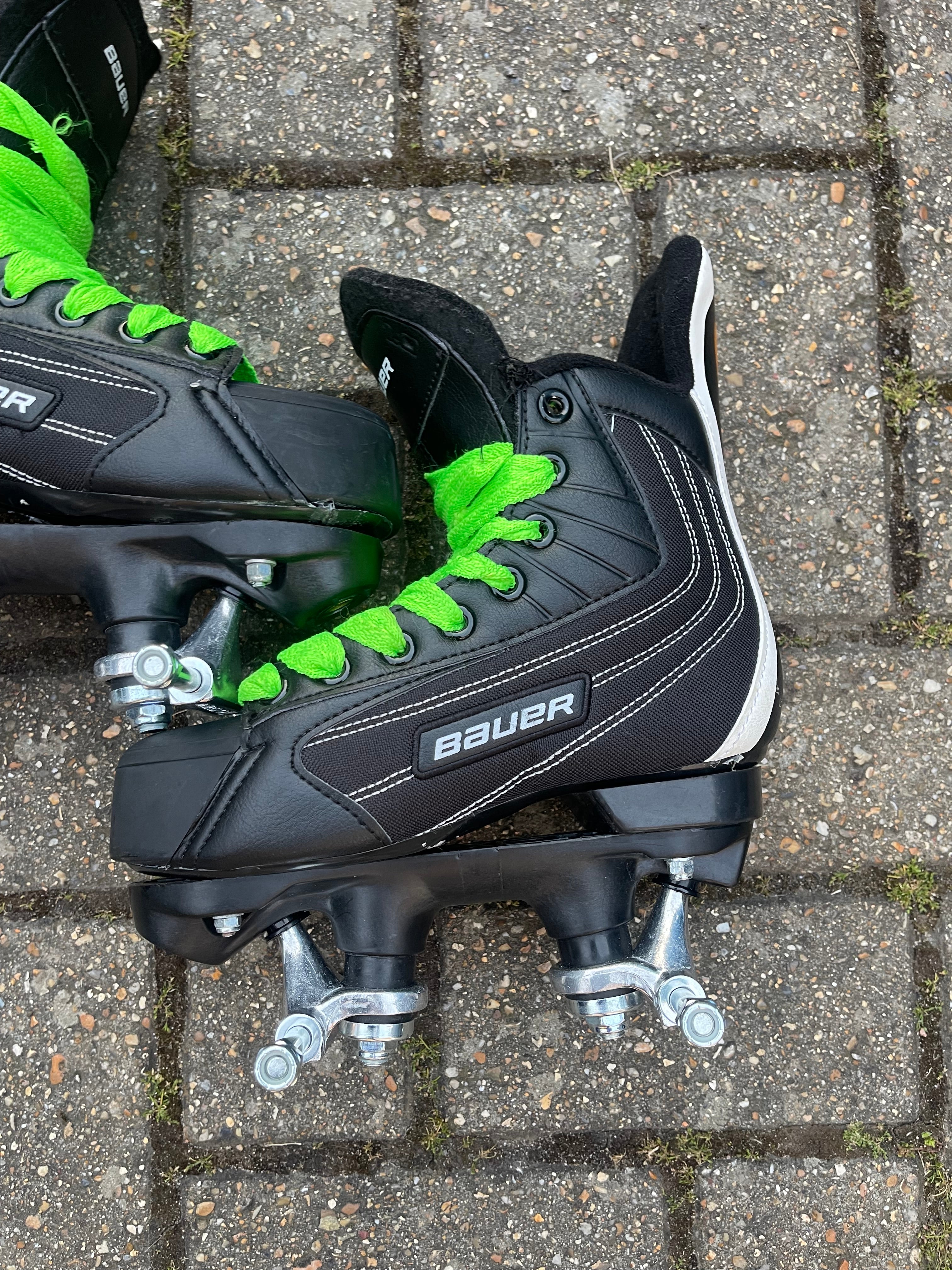 UK4 Nike Bauer Flexlites 1.0 Quad rollerskates