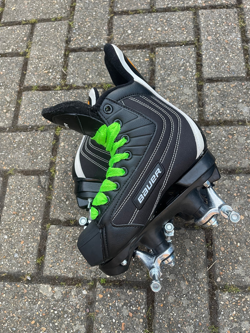 UK4 Nike Bauer Flexlites 1.0 Quad rollerskates